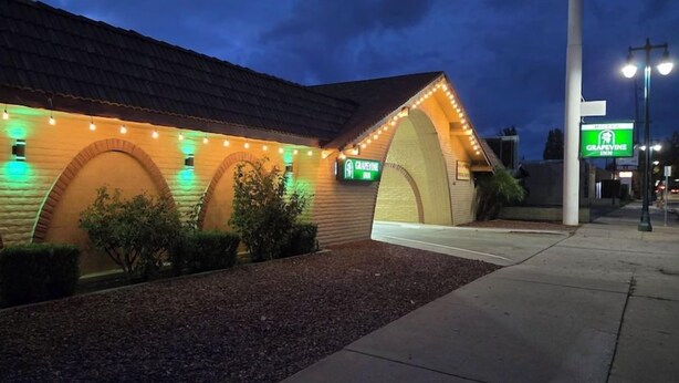 Exterior - El Rancho Motel (Lodi)