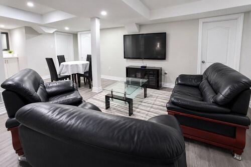 Cozy 2BR Brampton Bsmt Suite w/Private Entry, Laundry, Patio & Coffee Included!