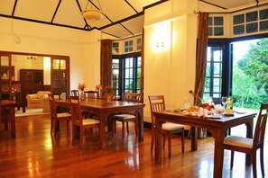 Dining - Hill Cottage (Nuwara Eliya)
