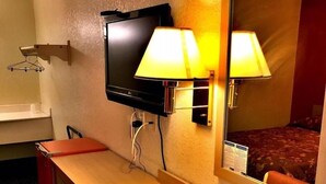 Room - Americas Best Inns Moline (Moline)