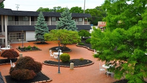 Unclassified image, 4 of 28, button - Days Inn Sandusky OH (Sandusky)