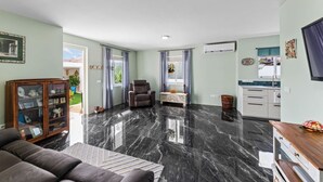 Living area - Hibisca 2BR Tropical Retreat with Pool & Outdoor Kitchen (Grote Berg)