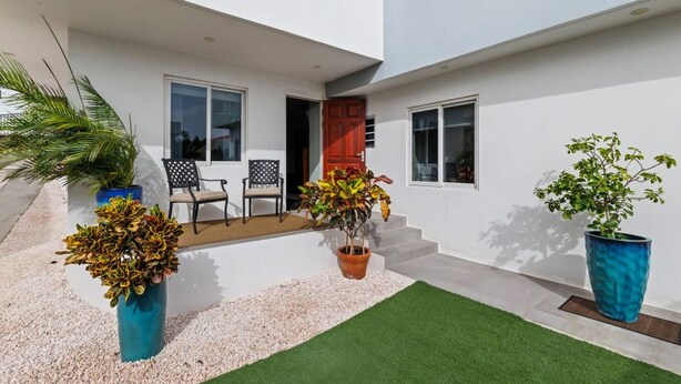 Exterior - Hibisca 2BR Tropical Retreat with Pool & Outdoor Kitchen (Grote Berg)