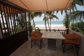 Unclassified image, 3 of 44, button - Hikks Villa Hikkaduwa (Hikkaduwa)
