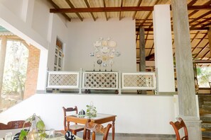 Unclassified image, 4 of 67, button - Birdlake Villa (Hikkaduwa)