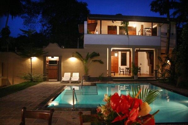 Unclassified image, 1 of 61, button - Tara Villa (Hikkaduwa)