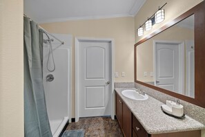 Unclassified image, 4 of 12, button - Furnished Studio Near Dow + Shintech. Full Kitchen, Laundry, Workspace (Plaquemine)