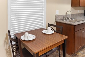 Unclassified image, 3 of 12, button - Furnished Studio Near Dow + Shintech. Full Kitchen, Laundry, Workspace (Plaquemine)