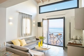 Living area - Eleia Seafront Villas (Lesvos)