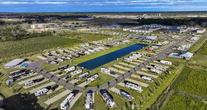 Relaxing RV resort in Foley Alabama LOT 78 with 3 pools 1 heated year round