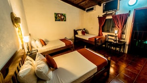 Unclassified image, 3 of 125, button - El Maltese Hotel (Granada)