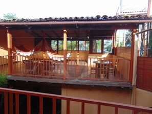 Tempat makan outdoor