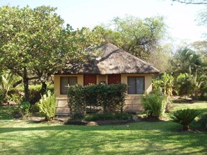 Exterior - Nkhudzi Lodge (Mangochi)