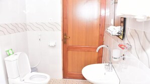 Bathroom - King Apos S Conference Centre (Bujumbura)