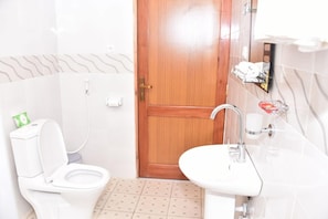 Bathroom - King Apos S Conference Centre (Bujumbura)