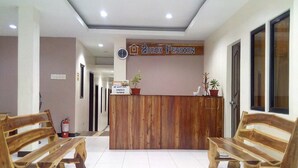 Lobby - Zuric Pension Coron (Coron)