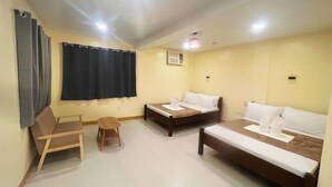 Room - Zuric Pension Coron (Coron)