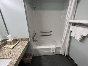 Bathroom - Super 8 Pelham (Pelham)