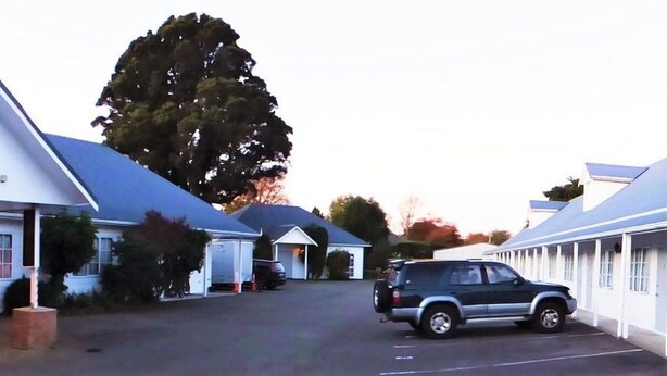 Exterior - Asure Colonial Court Motel and Conference Centre (Palmerston North)