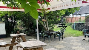 Outdoor dining - Thorverton Arms Inn (Exeter)