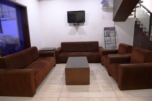 Living area - OYO Rooms Sampatrao Colony Alkapuri (Vadodara)