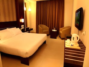 Room - OYO Premium Mysore Bannimantap (Mysore)