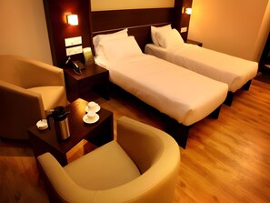 Room - OYO Premium Mysore Bannimantap (Mysore)