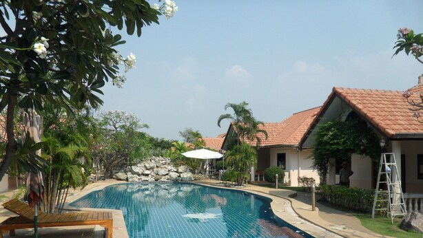 Pool - Thai Crystal Resident (Si Racha)