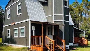 Exterior - Cozy 1-bedroom farmhouse in adorable Eustis. (Eustis)