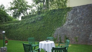 Unclassified image, 4 of 33, button - Jai Hotel (Kodaikanal)