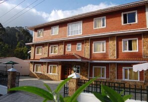 Exterior - OYO Premium Convent Road Near Lake (Kodaikanal)