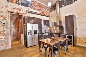 Unclassified image, 4 of 40, button - Indulge Eighth Street Apartments (Mildura)