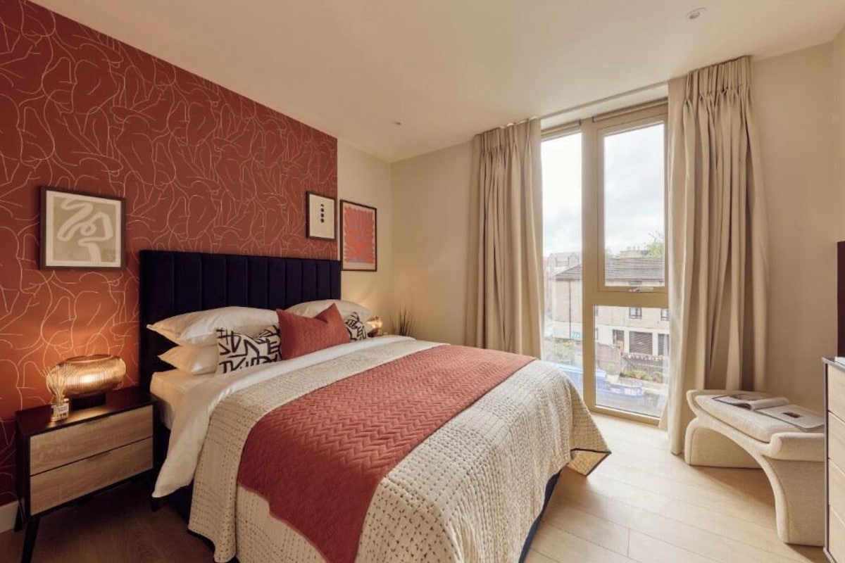 Deluxe Studio Suite, Canal View