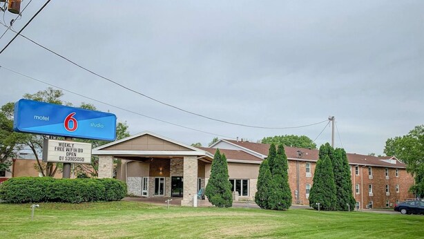 Exterior - Travel Inn Rockford (Rockford)