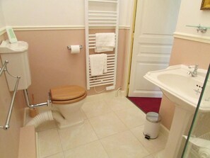 Deluxe Double Room, Garden View | Bathroom - Château Lézat  (La Souterraine)