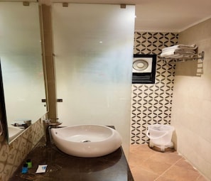 Bathroom - Himalaya Hotel (Haridwar)