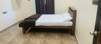 2 Houses & 5 Rooms  Spacious Homestay with and without AC in Honnavar, Karnataka