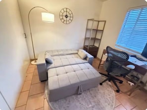 Living area - Stylish San Diego Stay (San Diego)