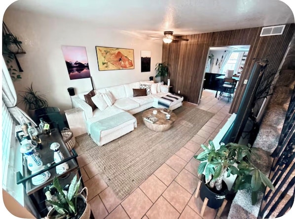 Living area - Stylish San Diego Stay (San Diego)