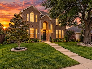 Exterior - Big Groups, Game Room, BBQ, Pet Friendly, Pool (Frisco)