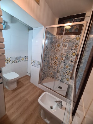Bathroom - Vrbo Property (Napoli)