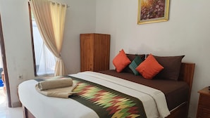 Basic Suite - Collection O near Kutampi Beach Gedhong (Bali)