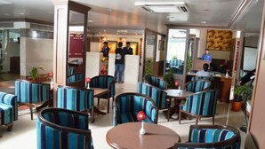 Dining - Oyo Premium Zone I Mp Nagar 2 (Bhopal)