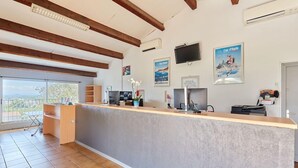Unclassified image, 4 of 47, button - La Pinede (Agde)