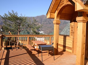 Outdoor dining - Goodstay Elf Spa Resort (Pyeongchang)