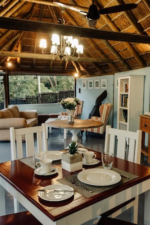 Dining - L Auberge Country Hideaway (Gqeberha)