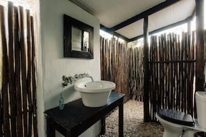 Bathroom - L Auberge Country Hideaway (Gqeberha)