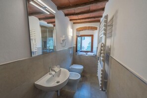 Unclassified image, 5 of 72, button - Corte di Valle (Greve in Chianti)