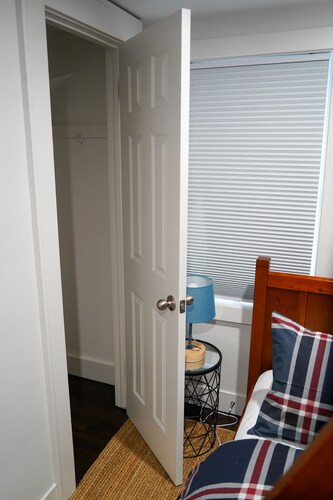 Serene 4-bedroom house with central AC and heating in charming Norwalk