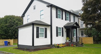Serene 4-bedroom house with central AC and heating in charming Norwalk